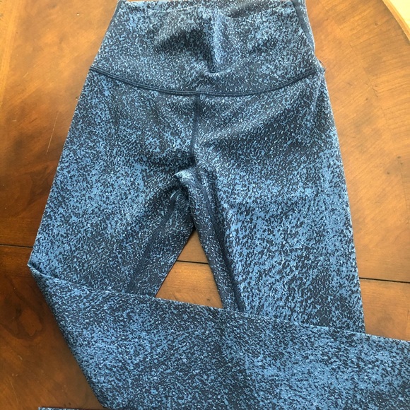 Lululemon leggings - Picture 2 of 7